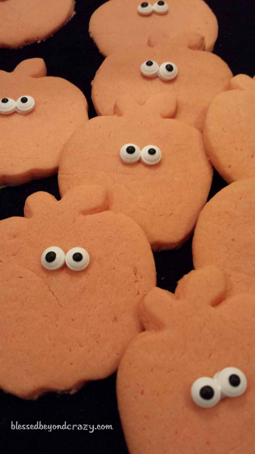 halloween pumpkin sugar cookies1