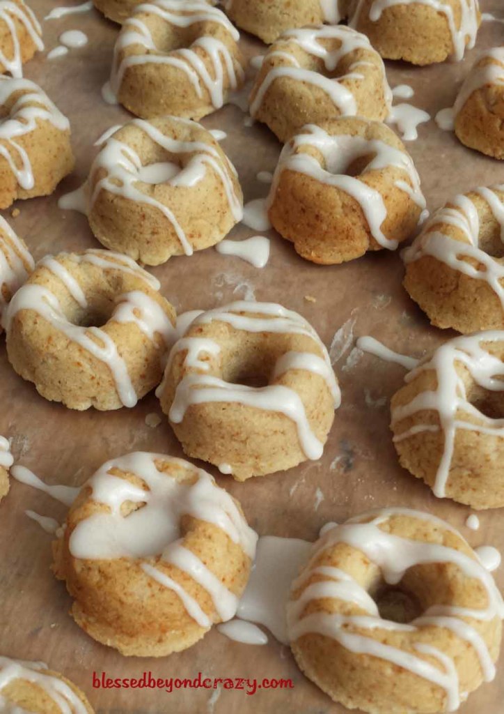 mini cake bites with frosting