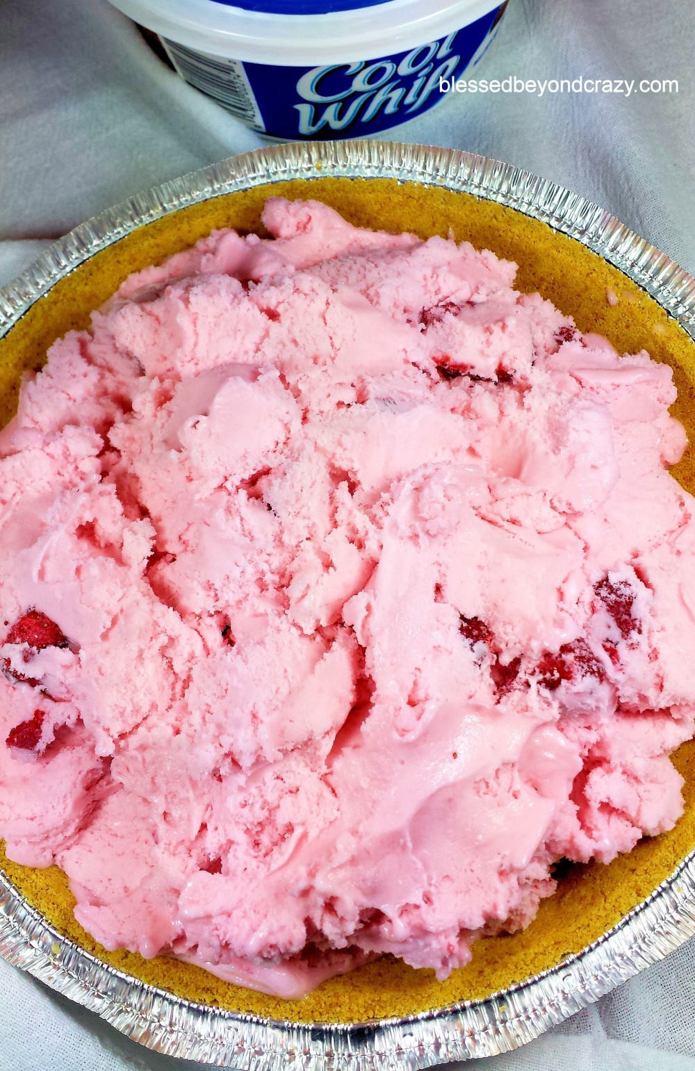 strawberry ice cream pie