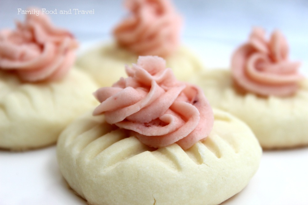 Strawberry-Buttercream-topped-sugar-cookies