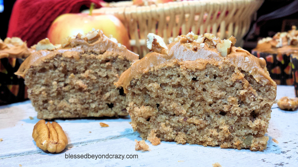 Spiced Applesauce Cupcakes 