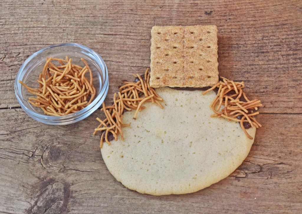noodle-hair-scarecrow-cookie