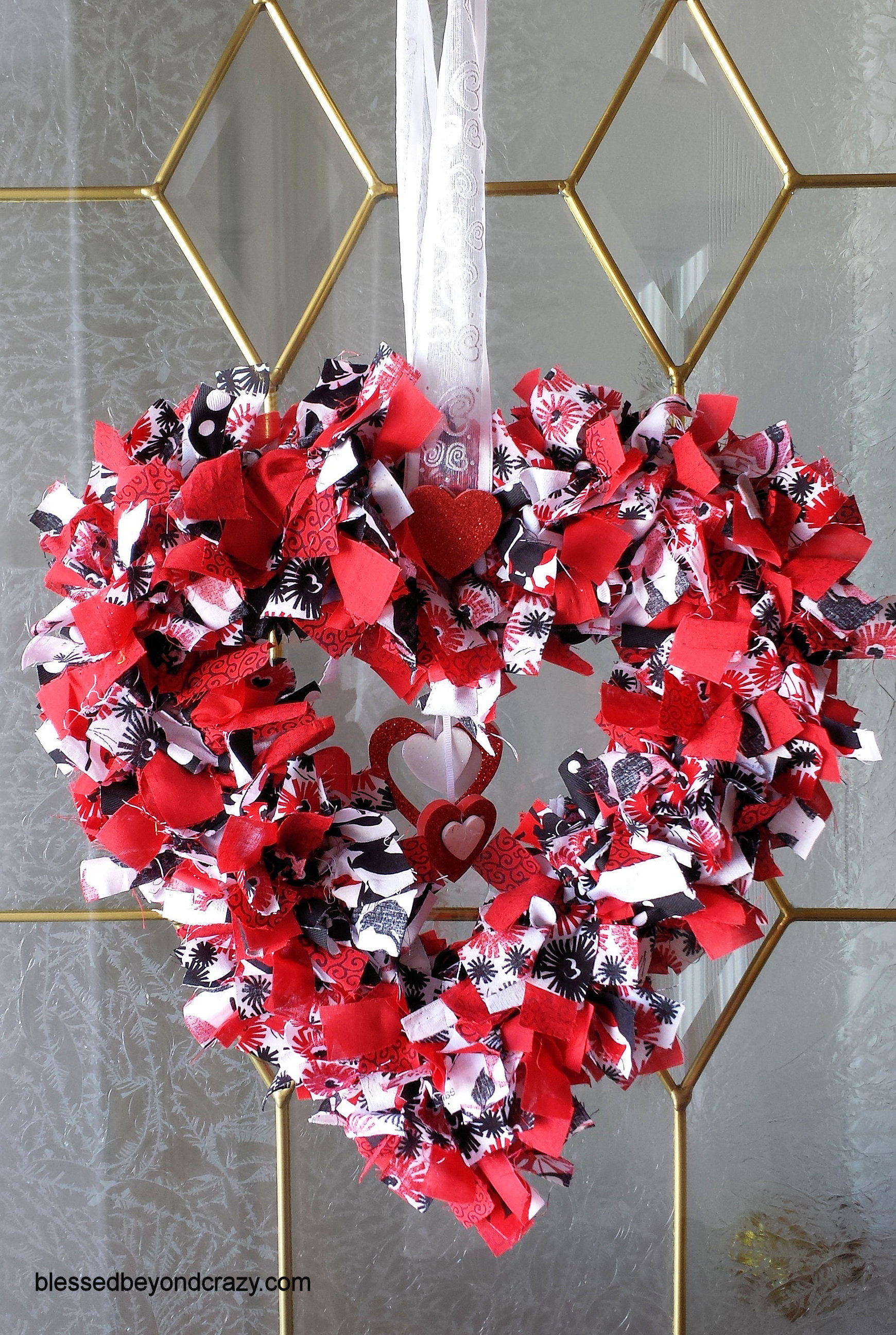 Flat Wire Wreath Rings Hearts Fabric Rag Tying Ribbon Wreaths