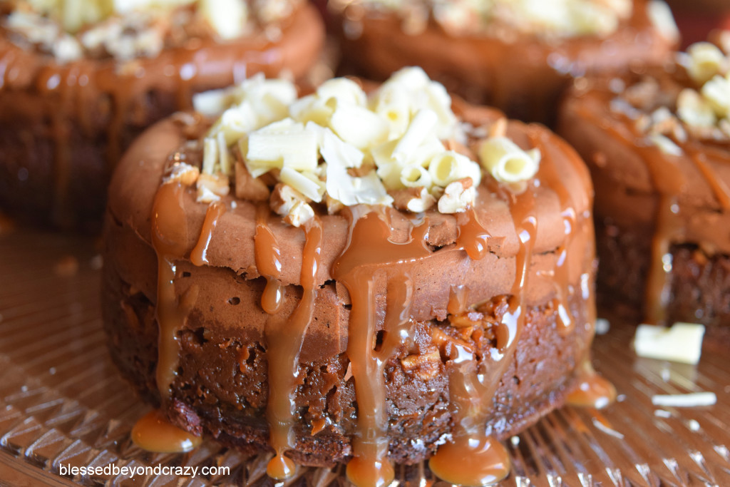 Caramel Pecan Chocolate Cheesecake 