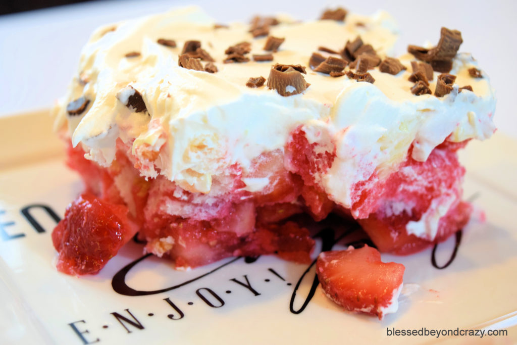 Easy No-Bake Strawberry Dessert