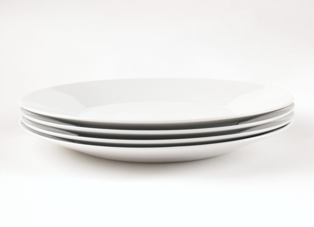 Why Investing In a Set of White Plates Is a Good Idea