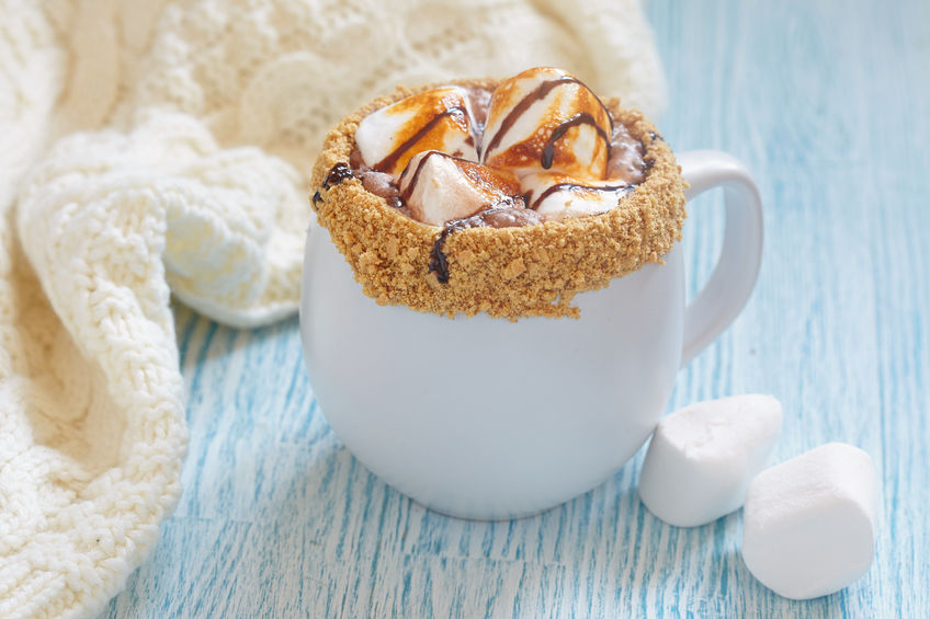 smores hot chocolate with roasted marshmallo and graham cracker
