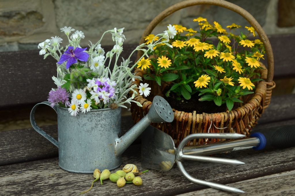 13 Ways to Use Rustic Galvanized Containers