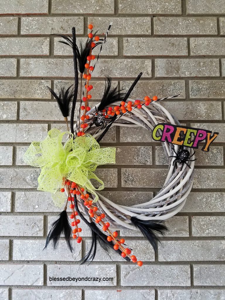 Easy DIY Creepy Halloween Wreath