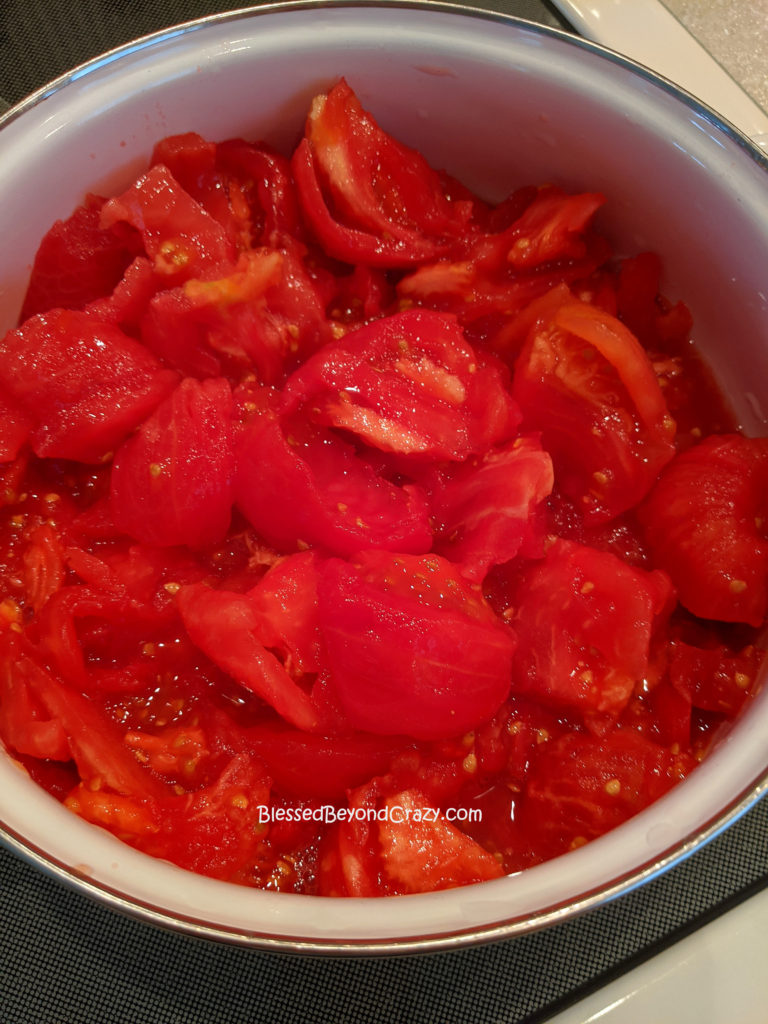 Cut and peeled garden tomatoes 