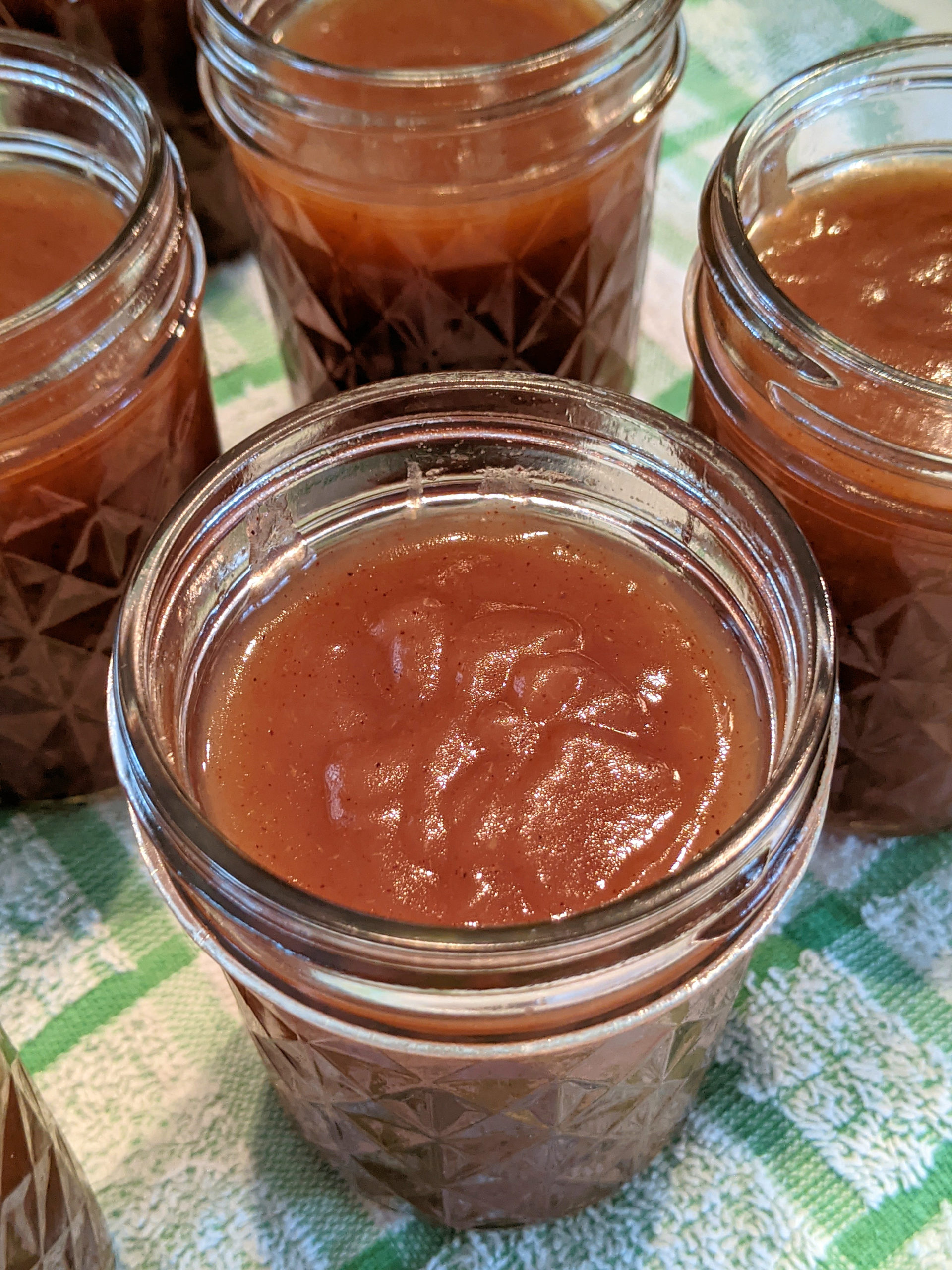 Crockpot caramel apple butter {easy DIY gift idea} - It's Always Autumn