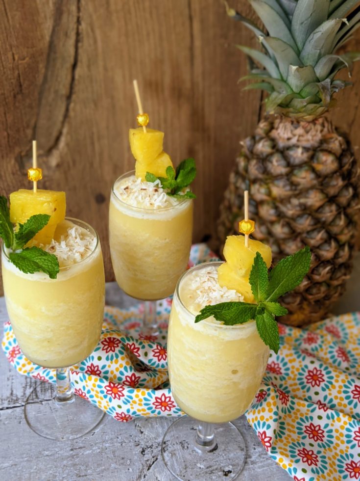 How to Make Pineapple Colada Smoothies