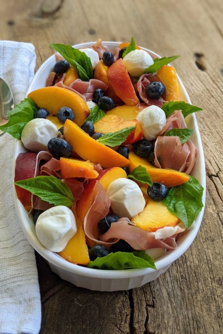 Delicious bowl of Amazing Peach and Prosciutto Salad