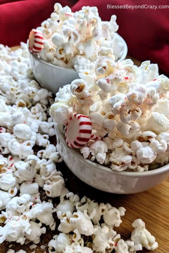 white chocolate peppermint popcorn