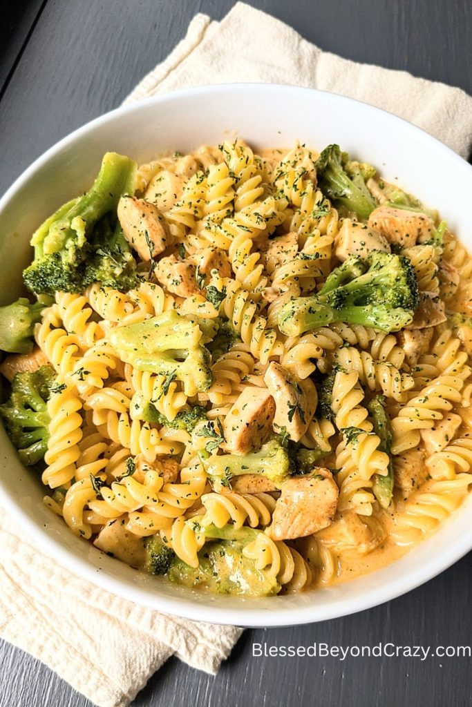 CHEESY CHICKEN AND BROCCOLI PASTA
